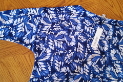 CHICO&rsquo;S BATWING SLEEVED MIDI DRESS-SIZE 1/MEDIUM-BLUES/WHITE-NO CREASING-**NEW**