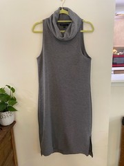 Banana Republic size medium gray dress knee length excellent condition