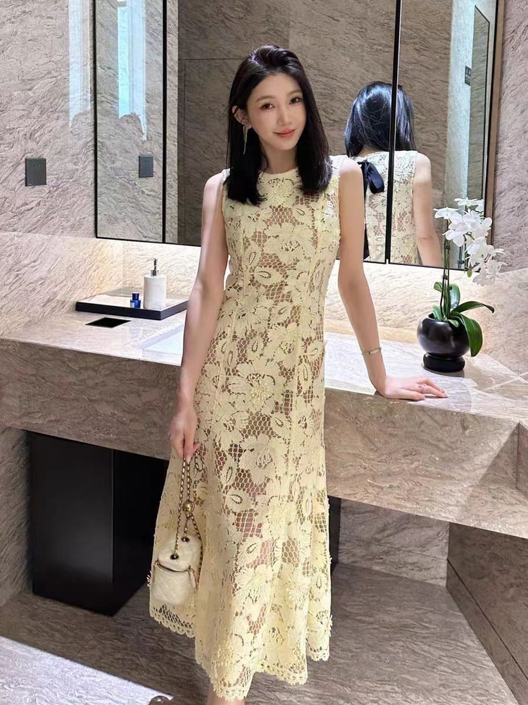 Self Portrait Yellow lace flowered sleeveless round-neck evening Dresses