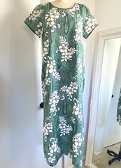 Pristine Vintage Island Aloha Wear Hawaiian Surf hula muumuu dress size large