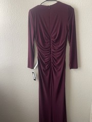 XSCAPE Burgundy Ruched V-Neck Long Sleeve Long Gown Women’s Size 6