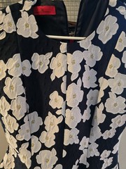 Carolina Herrera Sheath Dress Sz 6 Black/White Floral Scoop Neck Knee Lined Zip
