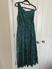 Cider Green & Black Solid One-Shoulder Pleated A-Line Midi Dress Sleeveless S