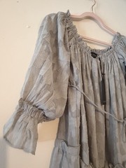 b SYDNEY Light Gray Floral Ruffle Mini Dress Size 40 Long Sleeve Polyester