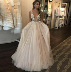 Champagne A Line Wedding Dresses Lace Appliques Bohemian V Neck Bridal Gowns