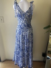 Blue/White Floral Maxi Dress M Scoop Neck Strappy Sleeveless Lined Tiered