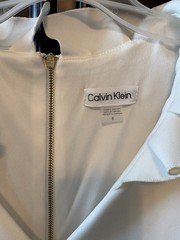 Calvin Klein White Solid V-Neck Sheath Dress Sleeveless Knee Length Zip 8