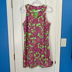 CROWN & IVY Green & Pink Paisley Sleeveless Dress Keyhole Back – Size PM