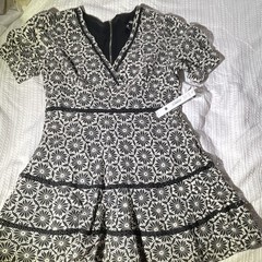 AQUA Black/White Floral Embroidered Lace V-Neck Short Sleeve Dress, Women’s L