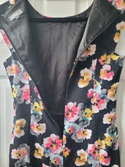 Ladies Size M DRESS from APRICOTBLACK FLOWERY pattern Capped Sleeves