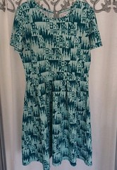 LuLaRoe Amelia Dress 2XL Disney It&rsquo;s a Small World Teal Pockets Pleats (2XL)