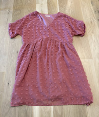Kirundo Pink Textured Chiffon V-Neck Dress Women’s Size L Lined Knee Length