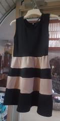 French Atmosphere Women&rsquo;s Sleeveless Dress S Black & Beige