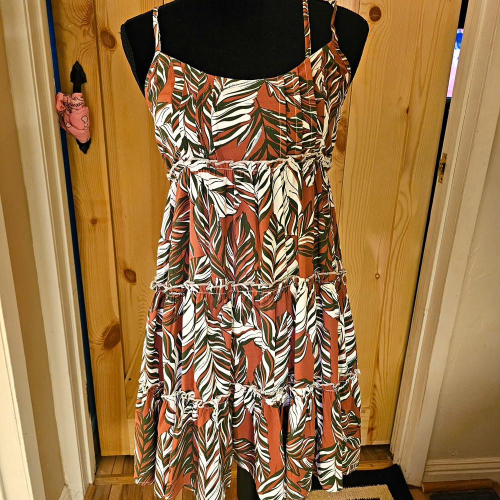 Akaiv LA Rust Tropical Leaf Floral Smocked Tie Strap Square Neck Midi Dress S