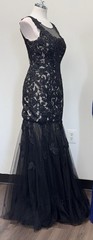 Formal black dress Long for graduation Evening Gown Lace. Size 8