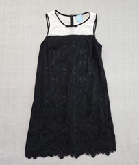 Cece Women&rsquo;s Black White Lace Scalloped Crew-Neck Shift Cocktail Dress Size 8