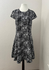 NWT Vince Camuto Black White Abstract Pint Short sleeve Dress Casual Chic sz 10