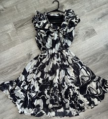 Suzy Shier Womens Black & White Floral Short Flutter Sleeve Knee Length SZ S