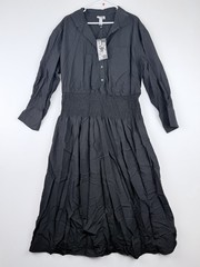 Future Collective Women&rsquo;s Collared Long Sleeve Smocked Midi Shirtdress Size 2XL