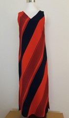 Donna Ricco Sleeveless Concealed Back Zipper V Neck Shift Dress Red Navy 4