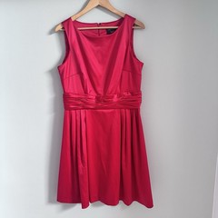 Women’s Red Dress Size 14 Satiny Opaque Sleeveless Cocktail Party Knee Length