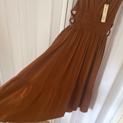 Speed Limit Brown Solid V-Neck Sleeveless Smocked Waist Woven Rayon Midi M