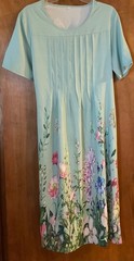 Women&rsquo;s Lightweight Smocked Midi Dress Size L Light Green w/ Floral