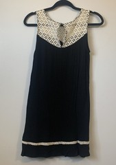 Rewind Womens Medium Black Lace Boho Shift Dress Sleeveless Knee Length