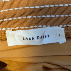 Lara Daisy Flowy Maxi Dress, on/off shoulder, tie front w/Sweet Lace Trim Sz S.