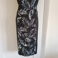 Sleeveless Shift 97% Cotton Dress Size 14 Black and White Leaf Pattern Summer