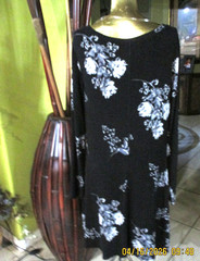 SO BLACK&WHITE FLOWERS A-LINE DRESS LONG FITTED SLEEVES RAYON POLY SPANDEX L