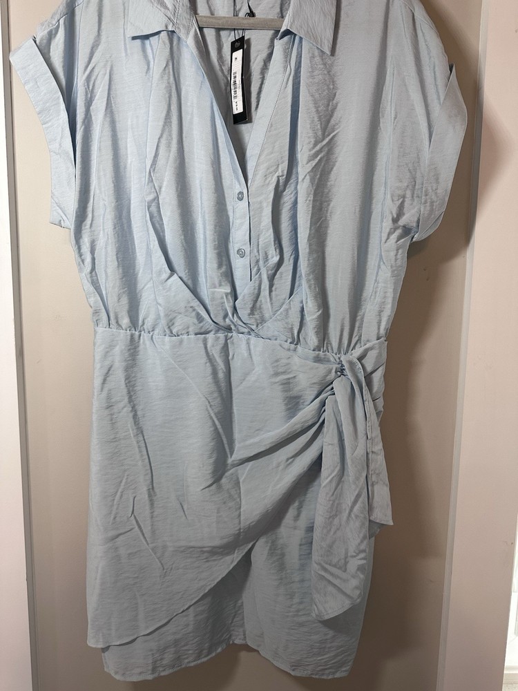 Steve Madden Women’s XL Blue Satin Romper Collared Button Front Tie Waist