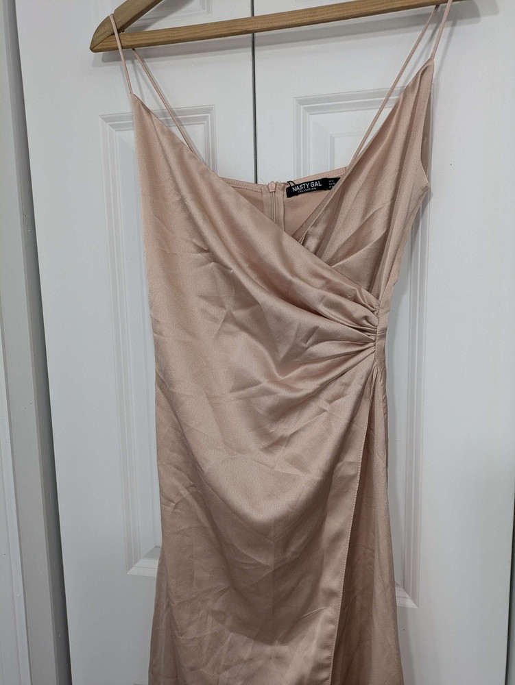 Nasty Gal NWT Women&rsquo;s Size 0 Pencil Straight Slip Dress Beige Taupe Long