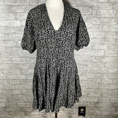 Universal Thread sz L Bell Elbow Sleeve Mini Dress Black Floral V-neck Sz Medium