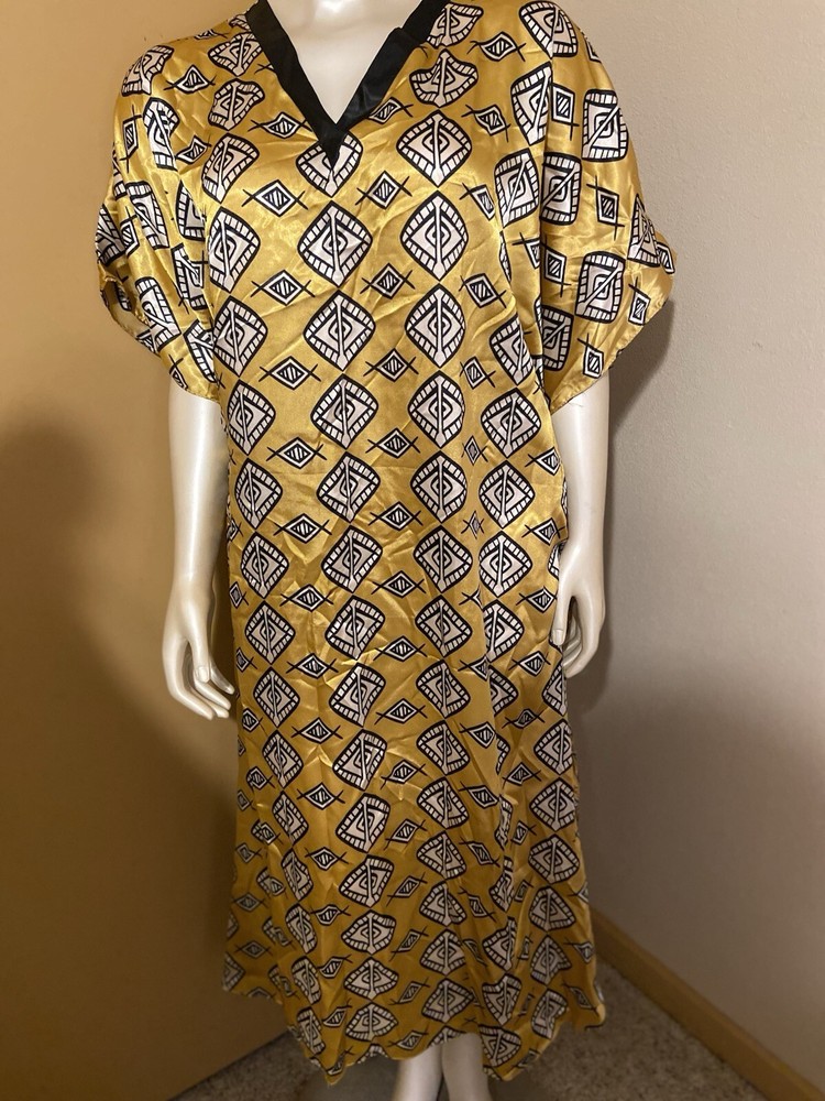 Long Caftan Gold background from Ashro One Size Fits Most Missy New