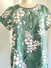 Pristine Vintage Island Aloha Wear Hawaiian Surf hula muumuu dress size large