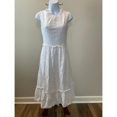 BlueBeri Boulevard White Eyelet Embroidered Dress – Size M