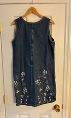 J.L.N.Y. Women&rsquo;s Blue Medium Wash Denim Jean Dress Embroidery Flowers Size L