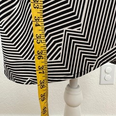 BCBGMAXAZRIA Wrap Dress Women M Black White Geometric Stripe Chevron Long Sleeve