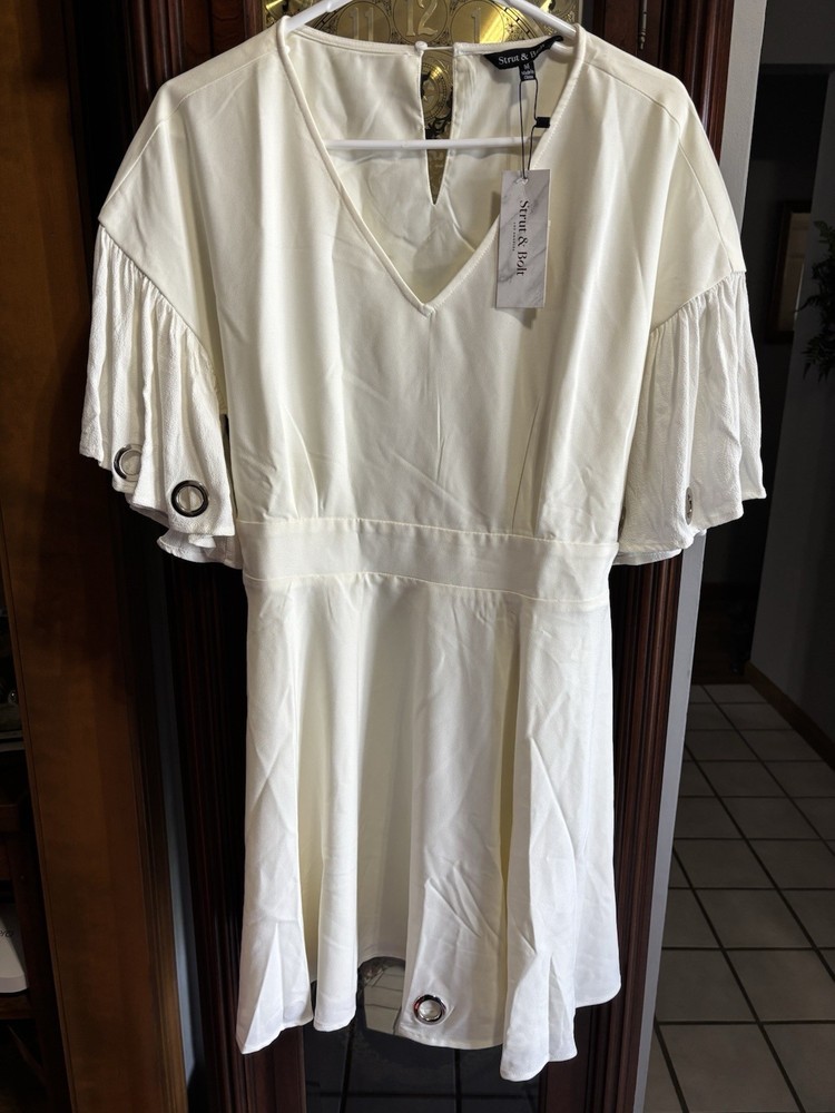 Strut & Bold Womens Medium Off White SS Silver Accents Dress New With Tag