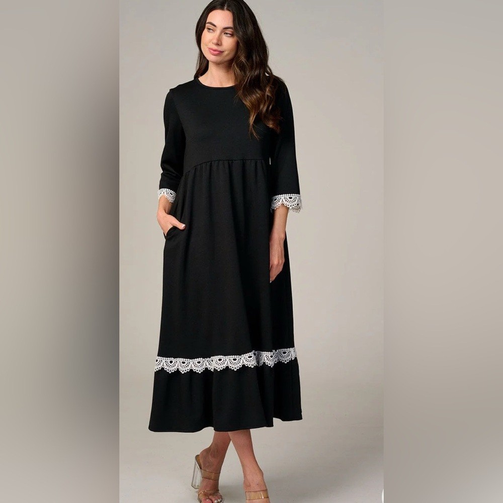 Source Unknown Black Maxi Dress with White Lace Trim
