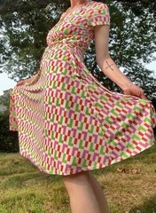 Retro Mod Geometric Print Mock Wrap Dress Pink Green Knee Length Women’s M