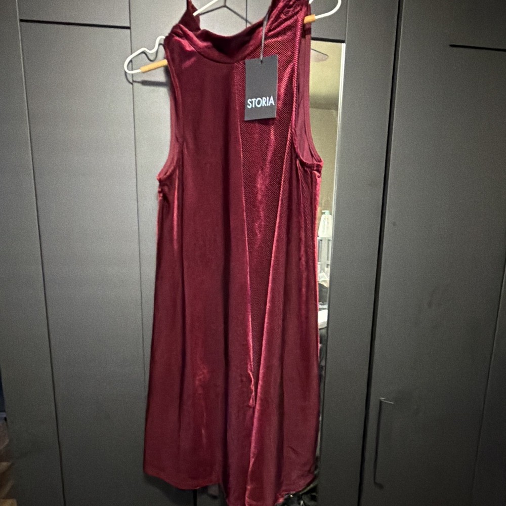 NWT STORIA Burgundy Velvet Sleeveless Cowl Neck Long Dress, Size S
