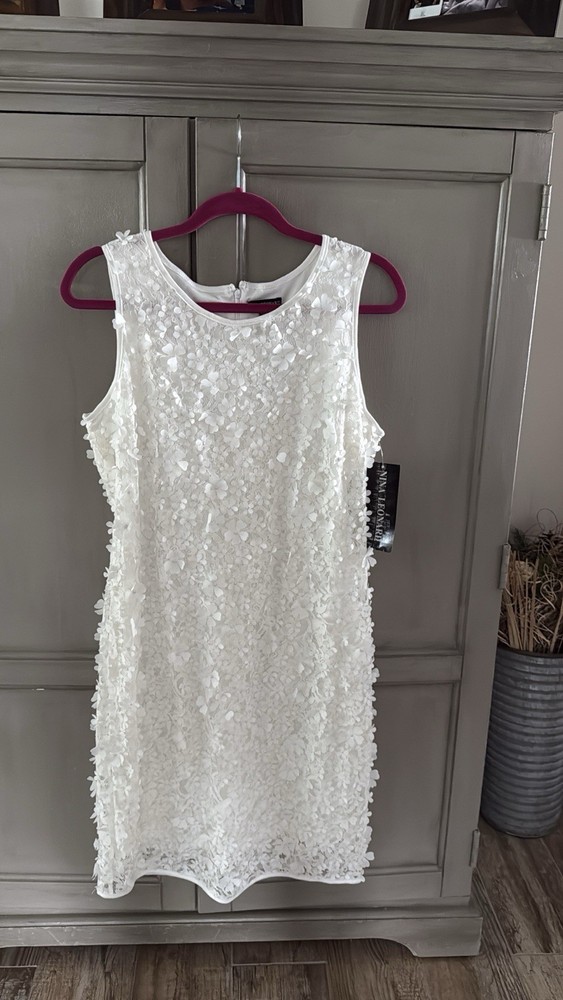 Nina Leonard White Appliqué Flower dress Size Large