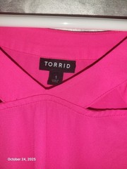 Torrid Short Sleeve Pink Flowy Dress Shirt Size 1 EUC USA Seller