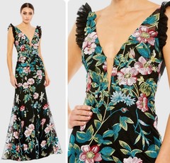 Mac Duggal 68273 Black Floral Embroidered Plunge V-Neck Mermaid Gown Size 12 NWT