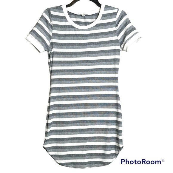 Charlotte Russe Medium Junior Gray/White Short Sleeve Striped Dress