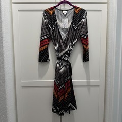 LuLaRoe Michelle Wrap Dress Chervon Print with Black Tie Size Large NWT