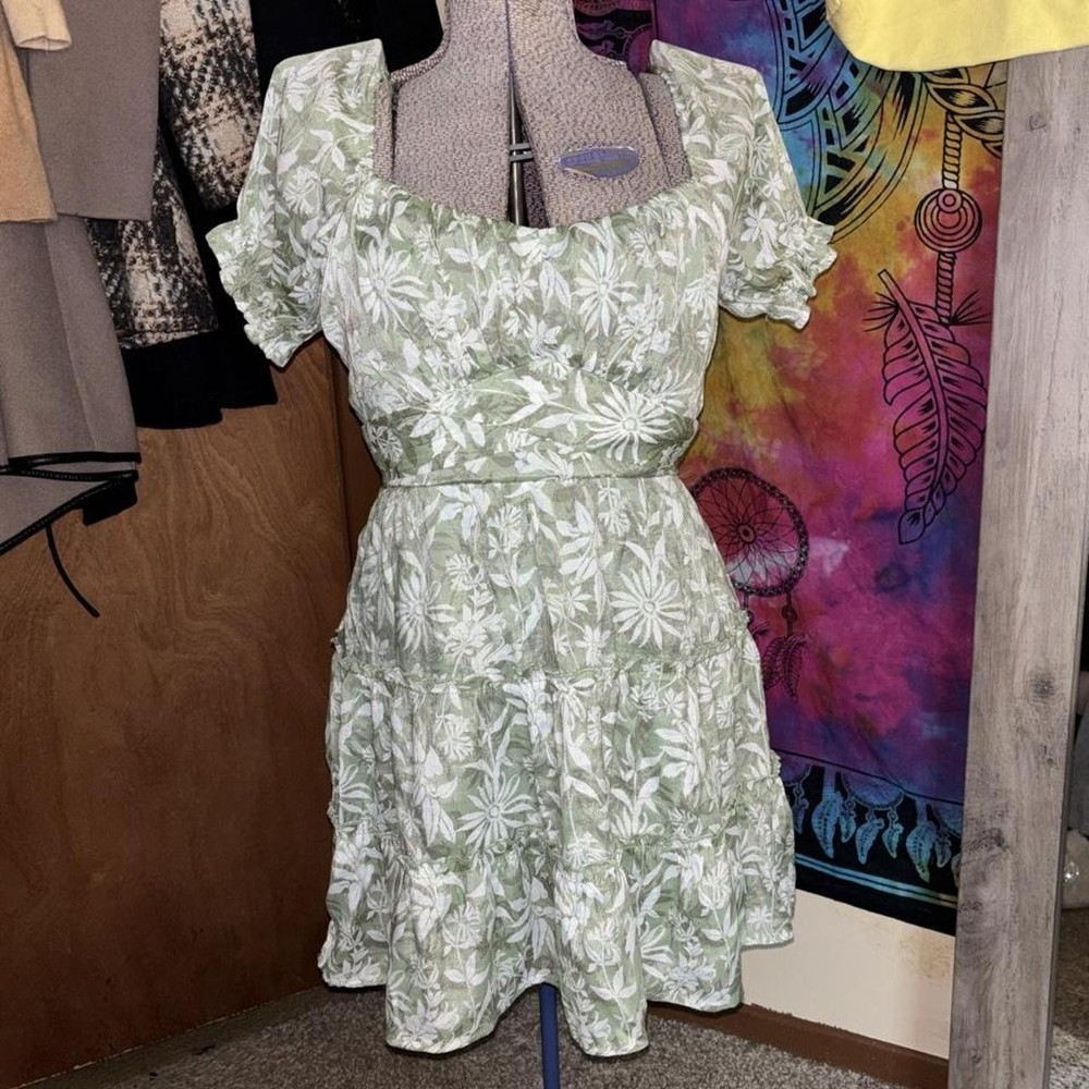 Trixxi Green floral midi dress with ruffled sleeves