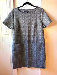 Tahari Black White Herringbone Knit Shift Dress L Short Sleeve Pockets Stretch